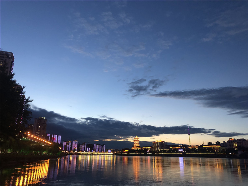 南河廣場、火燒云、涪江夜景、暴雨后的夜(圖2)